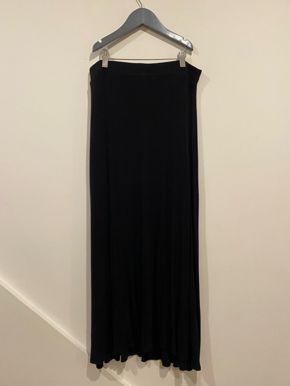 AMERICAN EAGLE Black Ribbed Stretchy Maxi Skirt